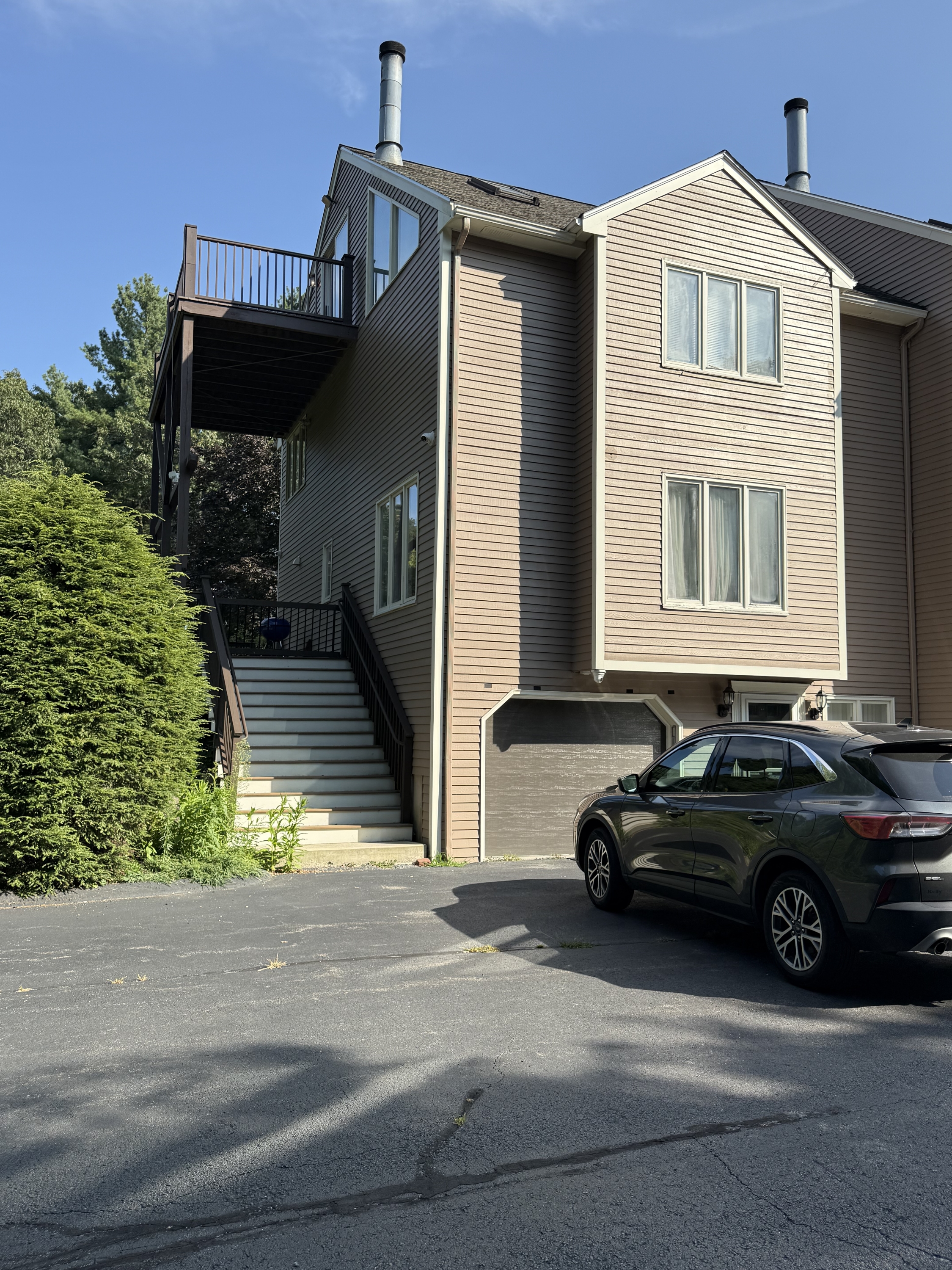 275 Donohue Rd, Dracut, MA, USA - 1